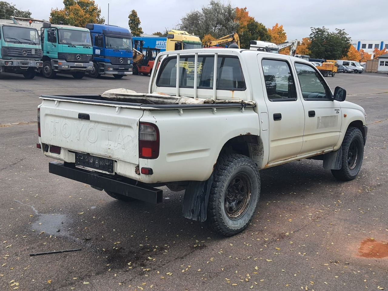 Toyota Hilux Double Cab 4x4 - Visureigis: foto 3 Toyota Hilux Double Cab 4x4 - Visureigis: foto 3