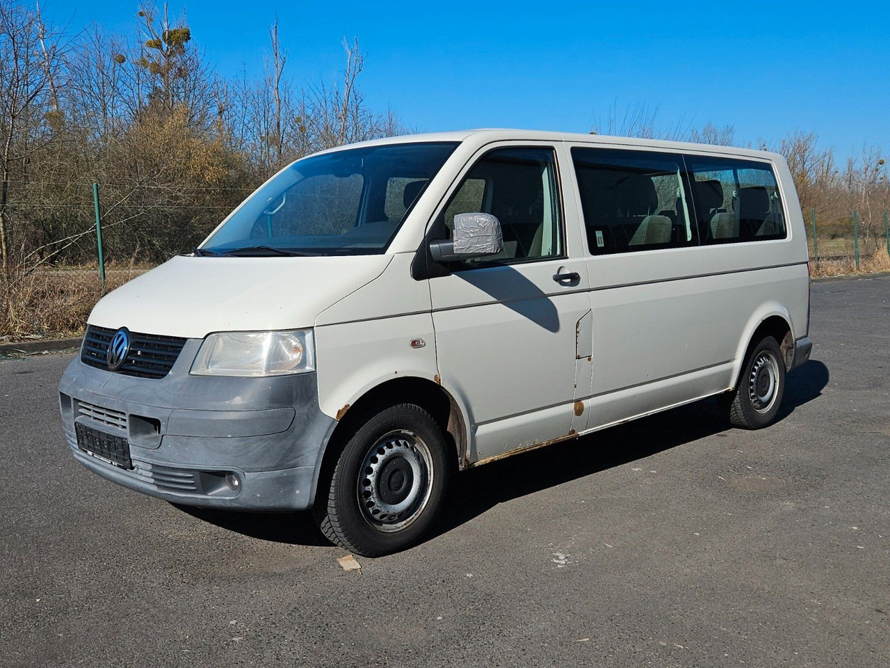 Volkswagen T5 9 Sitzer lang - Keleivinis furgonas: foto 1 Volkswagen T5 9 Sitzer lang - Keleivinis furgonas: foto 1