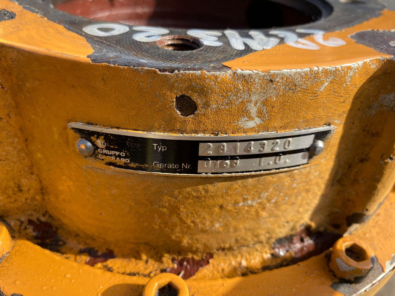 Case WX 165 Carraro - Posūkio reduktorius - Statybinė technika: foto 5 Case WX 165 Carraro - Posūkio reduktorius - Statybinė technika: foto 5