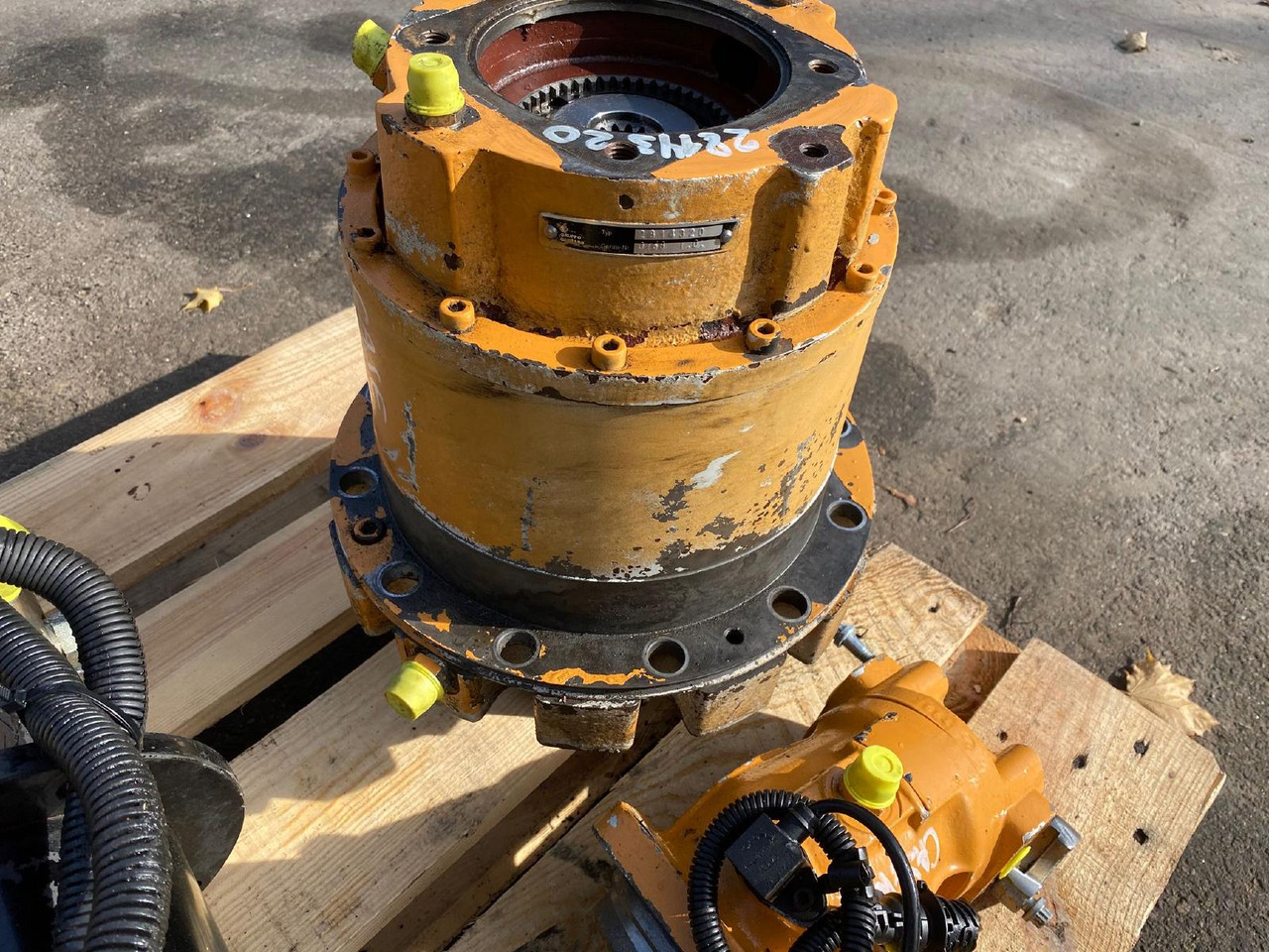 Case WX 165 Carraro - Posūkio reduktorius - Statybinė technika: foto 4 Case WX 165 Carraro - Posūkio reduktorius - Statybinė technika: foto 4