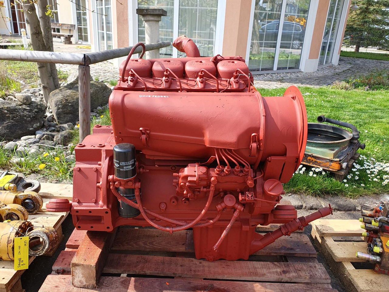 Deutz F4L912 aus SKB 800 - Variklis - Statybinė technika: foto 3 Deutz F4L912 aus SKB 800 - Variklis - Statybinė technika: foto 3