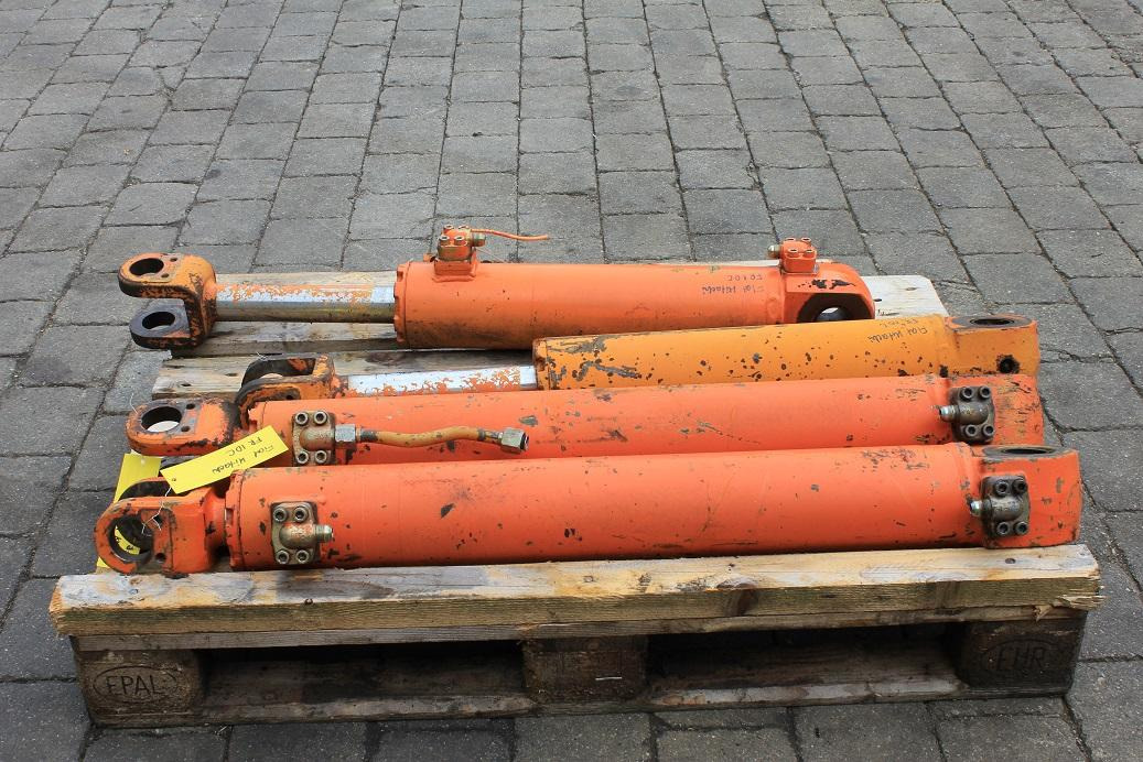 Fiat-Allis FR 10 - Hidraulinis cilindras - Statybinė technika: foto 3 Fiat-Allis FR 10 - Hidraulinis cilindras - Statybinė technika: foto 3