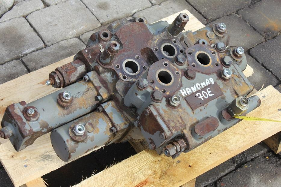 Hanomag 70E - Hidraulinis vožtuvas - Statybinė technika: foto 4 Hanomag 70E - Hidraulinis vožtuvas - Statybinė technika: foto 4