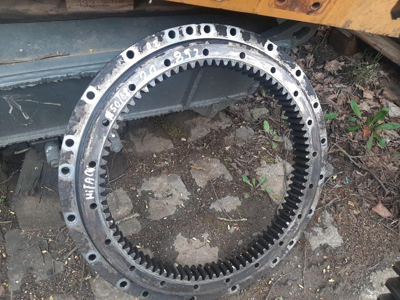 Hitachi EX 40 - Pasukimo žiedas - Statybinė technika: foto 5 Hitachi EX 40 - Pasukimo žiedas - Statybinė technika: foto 5