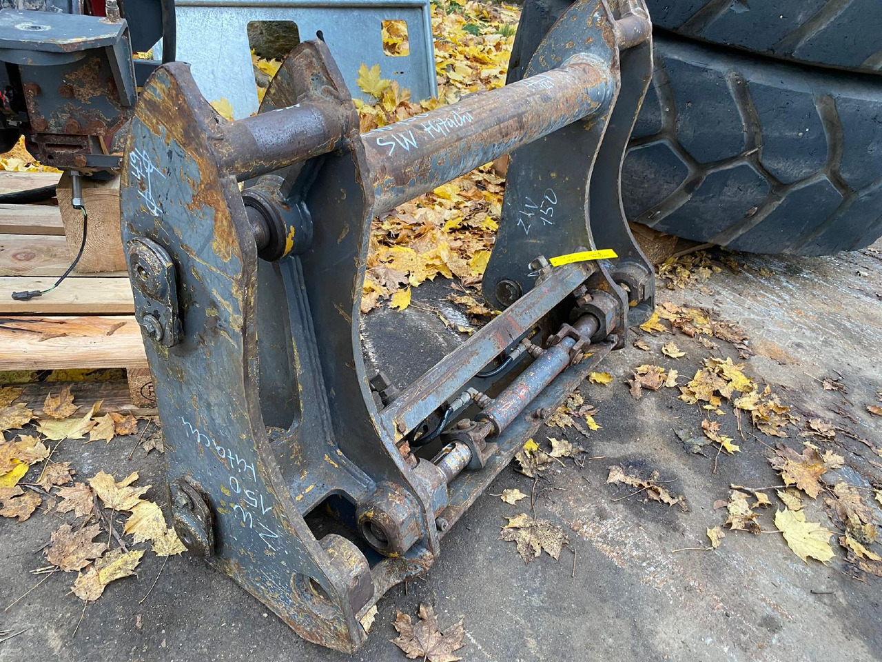 Hitachi ZW 150 - Greita jungtis: foto 1 Hitachi ZW 150 - Greita jungtis: foto 1