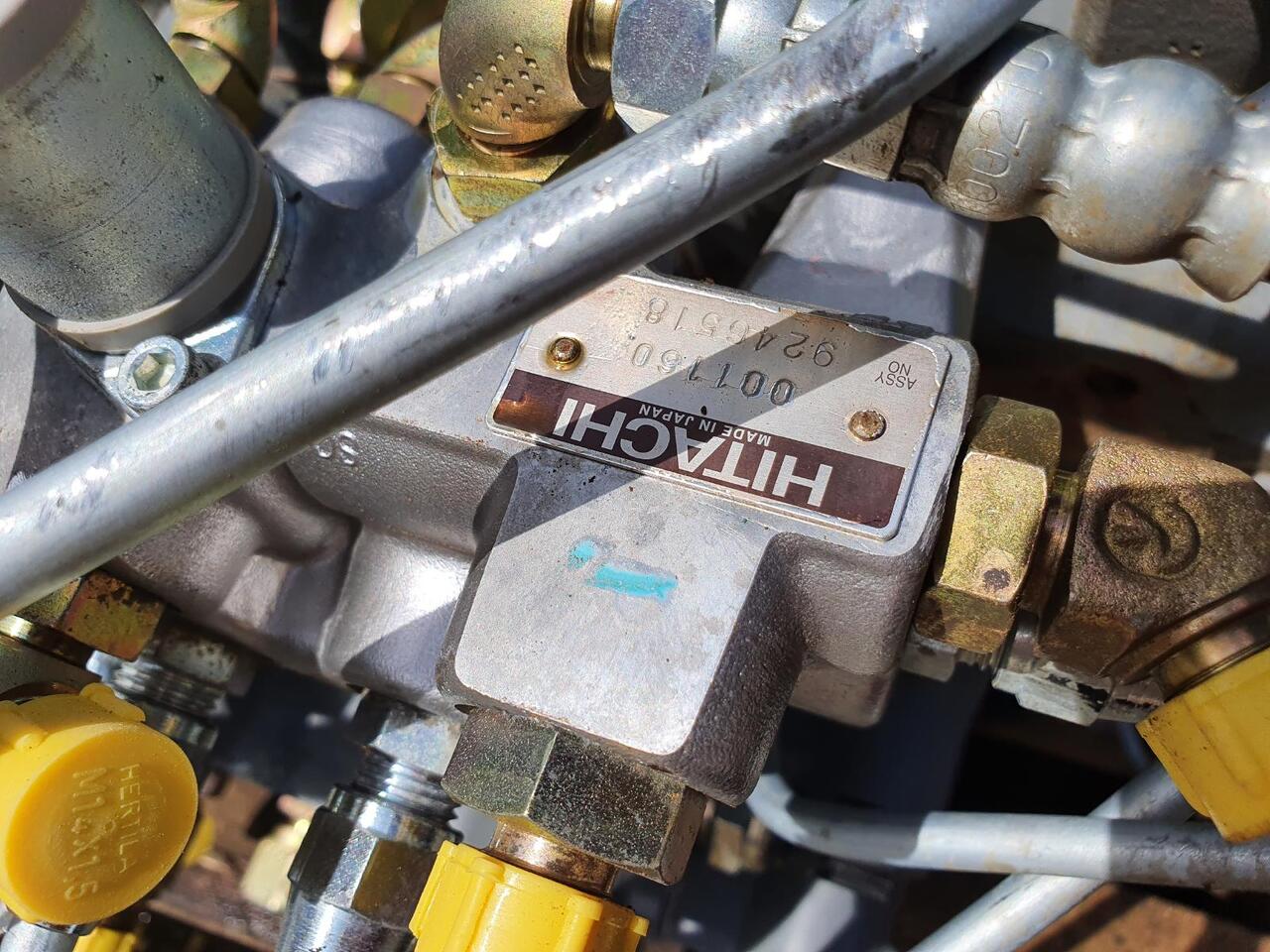 Hidraulinis vožtuvas - Statybinė technika Hitachi ZX 210 LC N 3: foto 10
