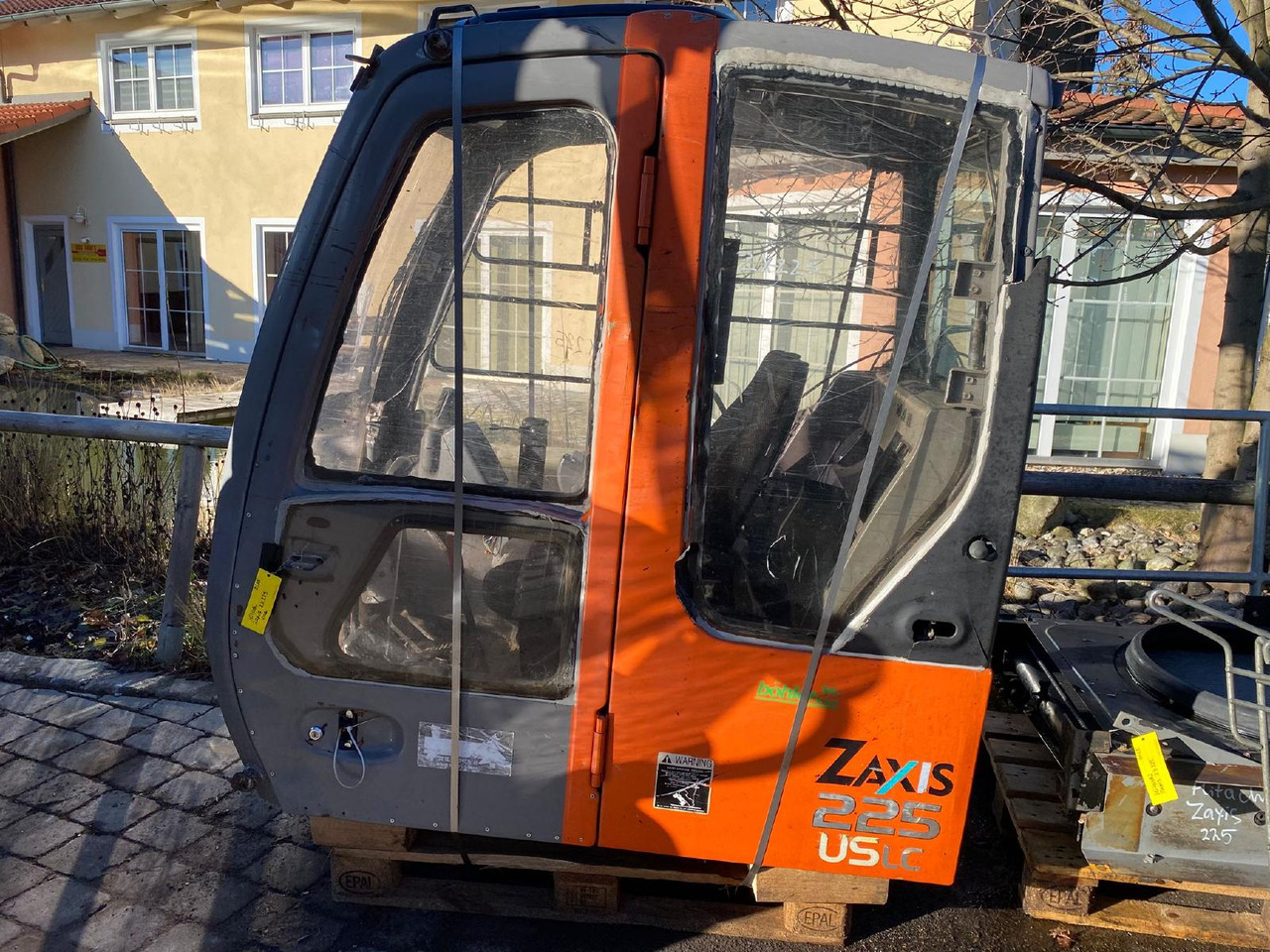 Hitachi ZX 225 - Kabina - Statybinė technika: foto 1 Hitachi ZX 225 - Kabina - Statybinė technika: foto 1