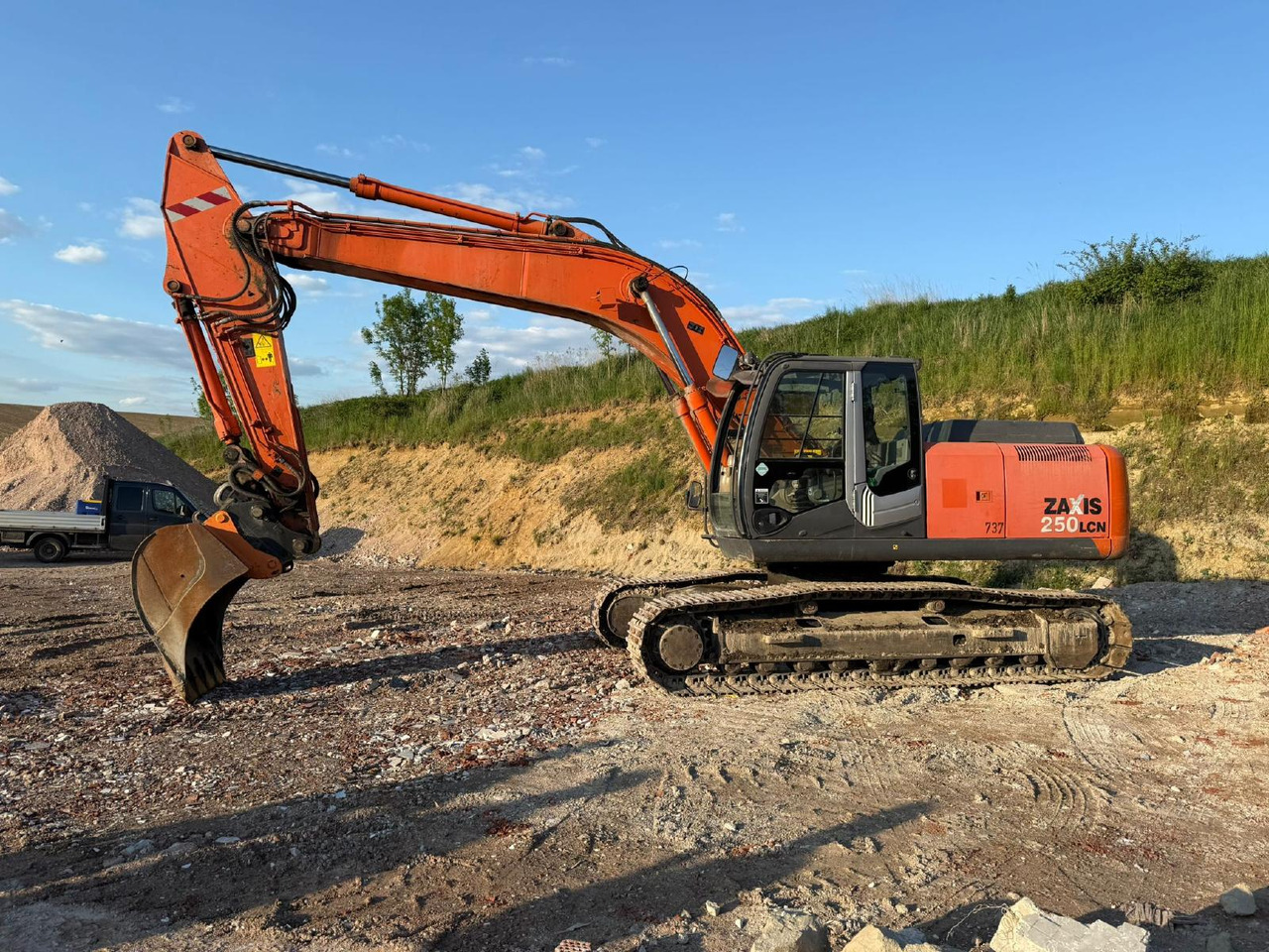 Hitachi ZX 250 LCN -3 - Vikšrinis ekskavatorius: foto 5 Hitachi ZX 250 LCN -3 - Vikšrinis ekskavatorius: foto 5