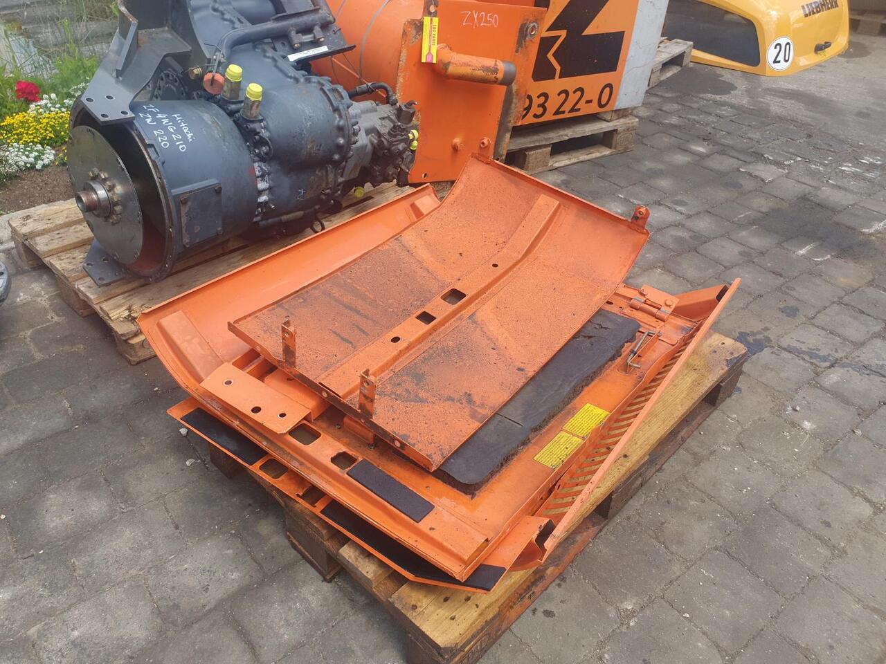 Hitachi ZX 250 - Kėbulas ir išorė - Ekskavatorius: foto 3 Hitachi ZX 250 - Kėbulas ir išorė - Ekskavatorius: foto 3