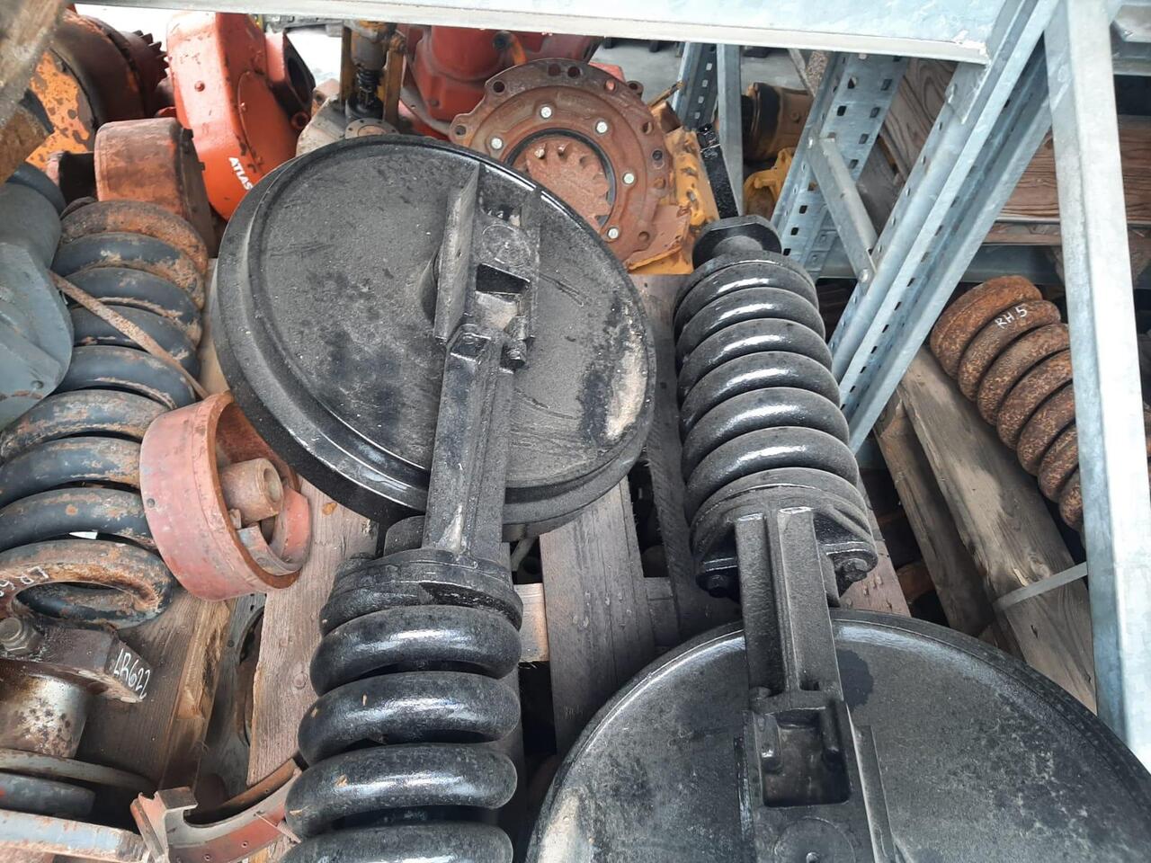 JCB 814 - Vikšrinės važiuoklės dalys - Statybinė technika: foto 3 JCB 814 - Vikšrinės važiuoklės dalys - Statybinė technika: foto 3