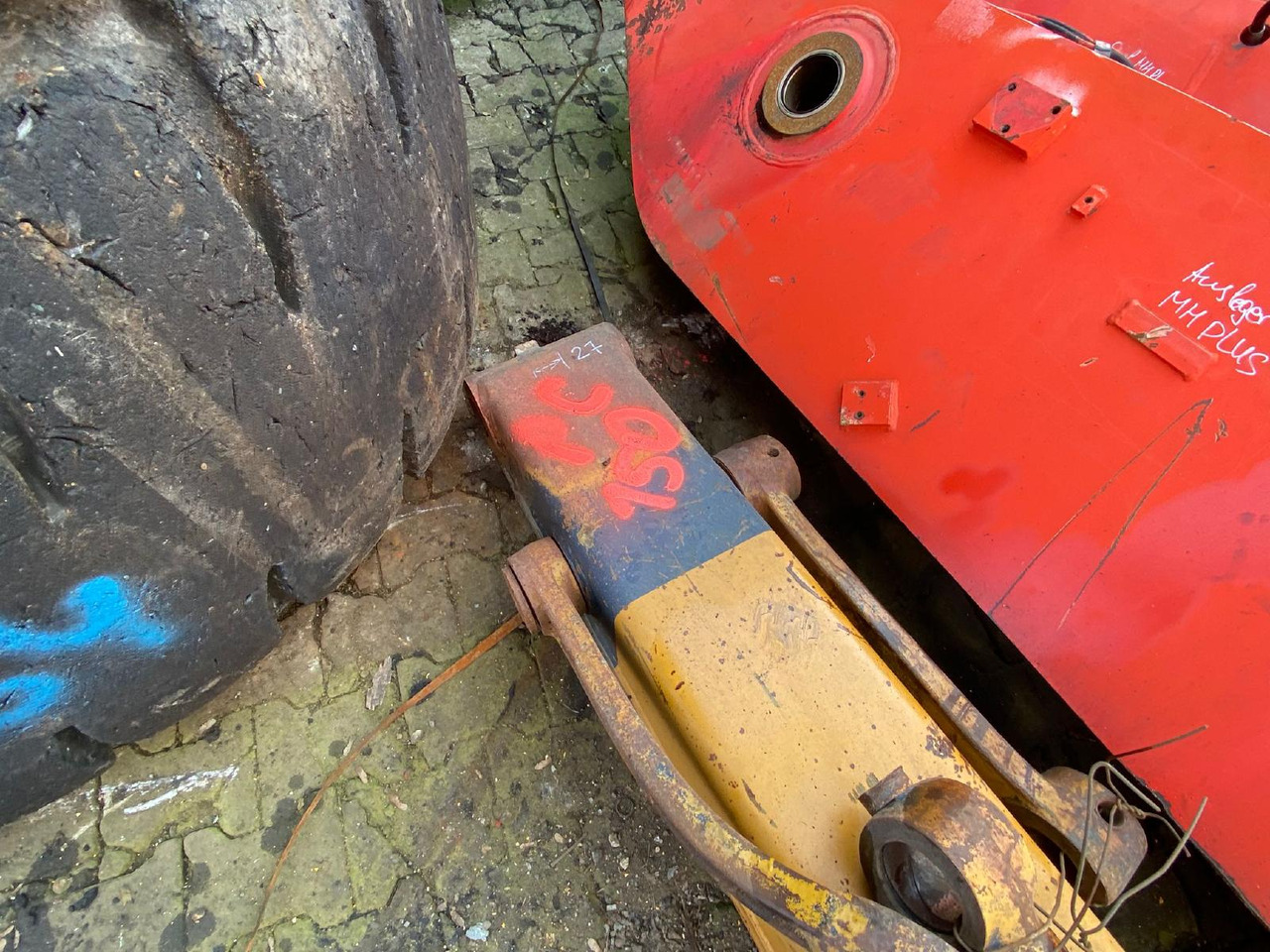 Komatsu PC 150 - Strėlė: foto 5 Komatsu PC 150 - Strėlė: foto 5