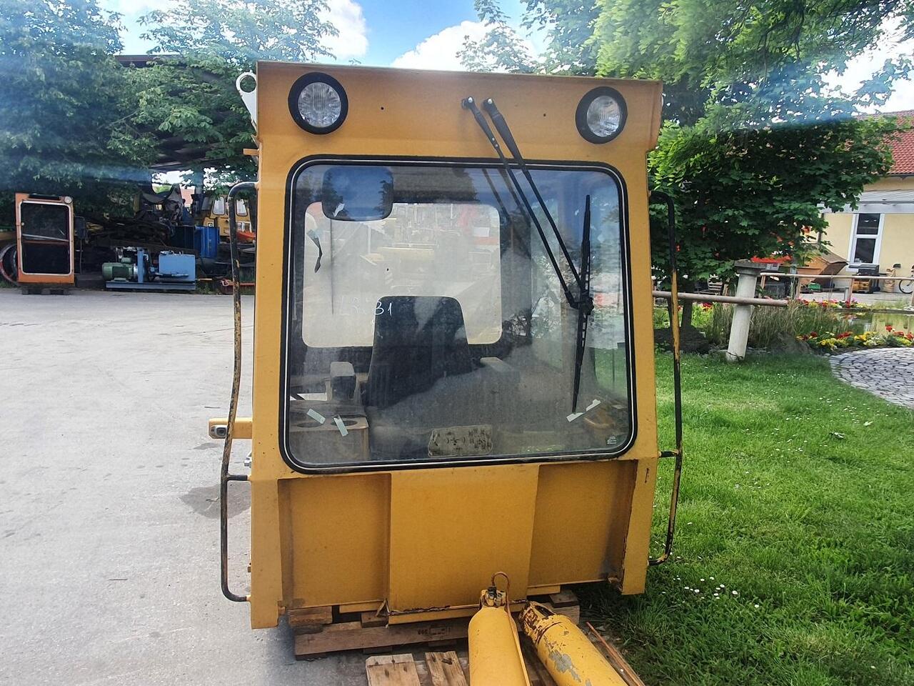 Liebherr LR 631 - Kabina - Vikšrinis krautuvas: foto 4 Liebherr LR 631 - Kabina - Vikšrinis krautuvas: foto 4