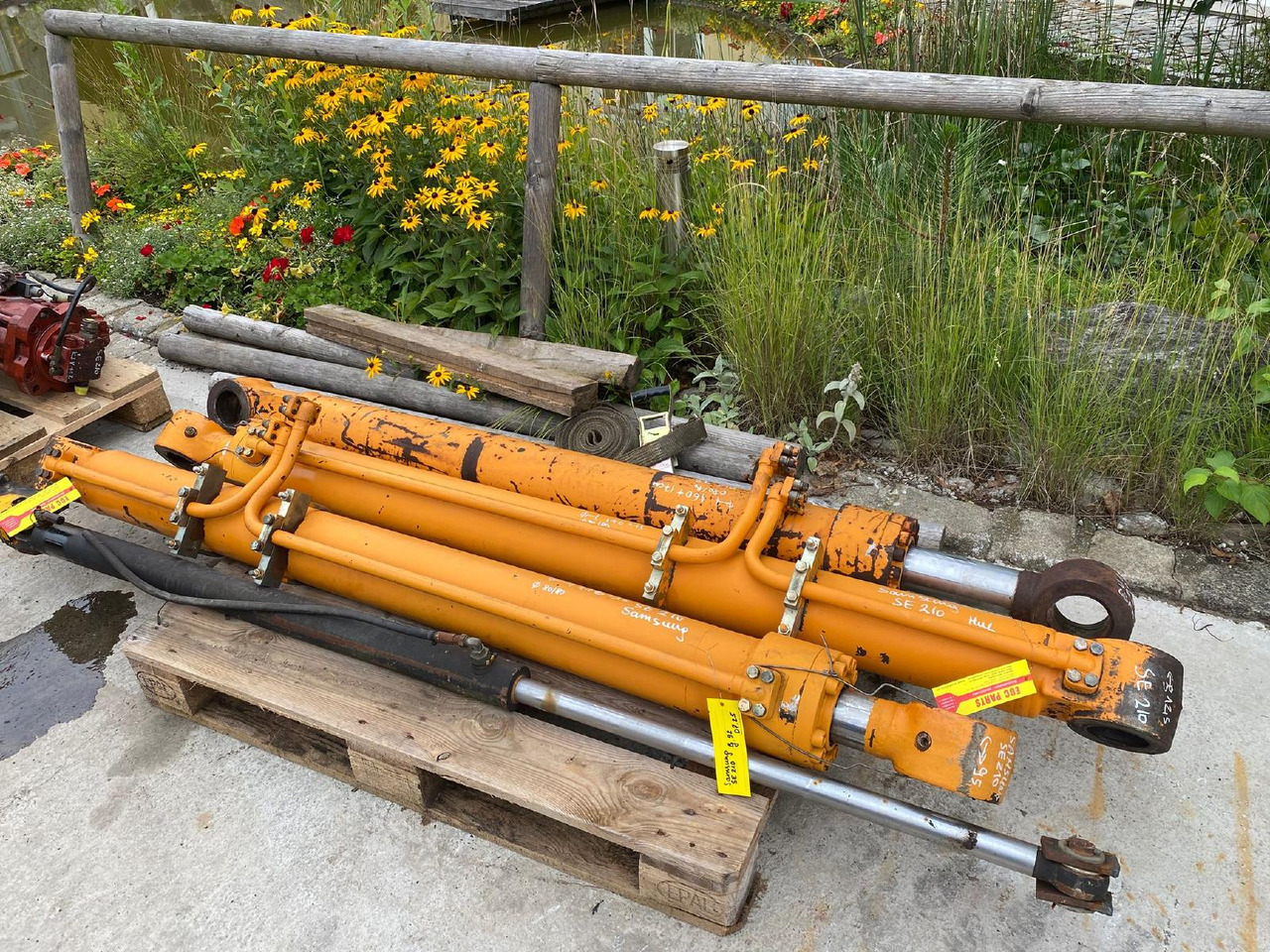 Samsung SE 210 - Hidraulinis cilindras - Statybinė technika: foto 3 Samsung SE 210 - Hidraulinis cilindras - Statybinė technika: foto 3