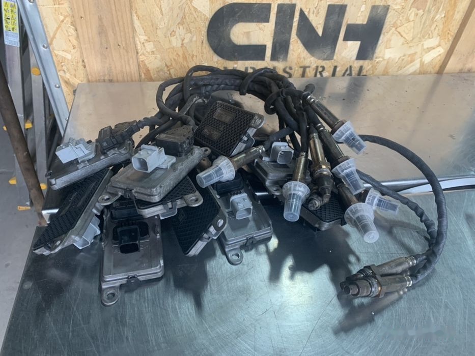 Continental NOX Adblue Daf xf 106 Cummins Euro 6 4326862 DAF Xf 106 Euro 6 / 4326862 NOX Czujnik Spalin truck - Jutiklis - Sunkvežimis: foto 1 Continental NOX Adblue Daf xf 106 Cummins Euro 6 4326862 DAF Xf 106 Euro 6 / 4326862 NOX Czujnik Spalin truck - Jutiklis - Sunkvežimis: foto 1