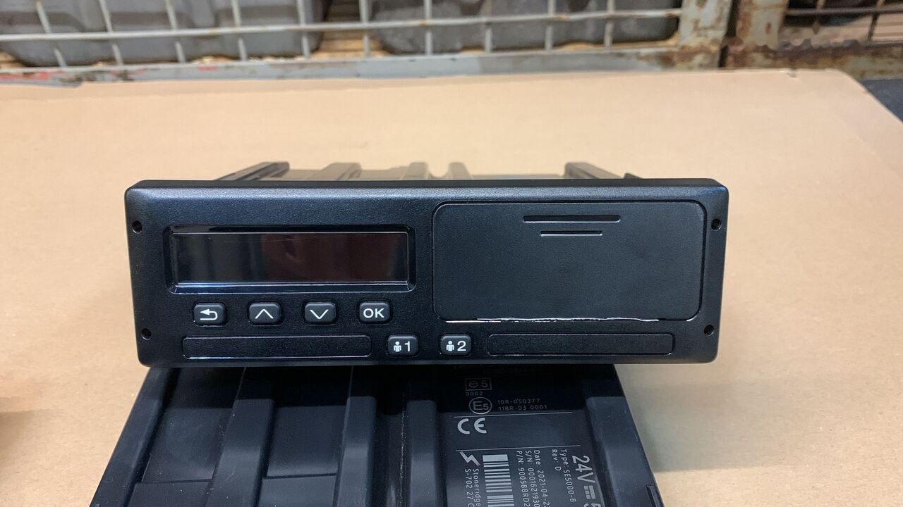 Scania NOWY 24V 5A 2918154 TYPE: SE5000-8 2918154 Scania truck - Tachografas - Sunkvežimis: foto 1 Scania NOWY 24V 5A 2918154 TYPE: SE5000-8 2918154 Scania truck - Tachografas - Sunkvežimis: foto 1