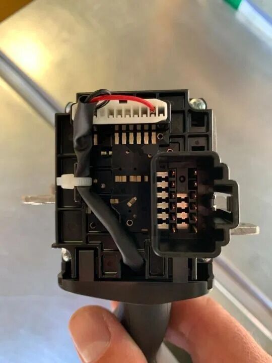 Scania PRZEŁĄCZNIK REFLEKTORÓW SYGNAŁÓW SKRĘTU CIĘŻARÓWKI 2653153   Scania truck - Vairo kolonėlės jungiklis - Sunkvežimis: foto 2 Scania PRZEŁĄCZNIK REFLEKTORÓW SYGNAŁÓW SKRĘTU CIĘŻARÓWKI 2653153   Scania truck - Vairo kolonėlės jungiklis - Sunkvežimis: foto 2