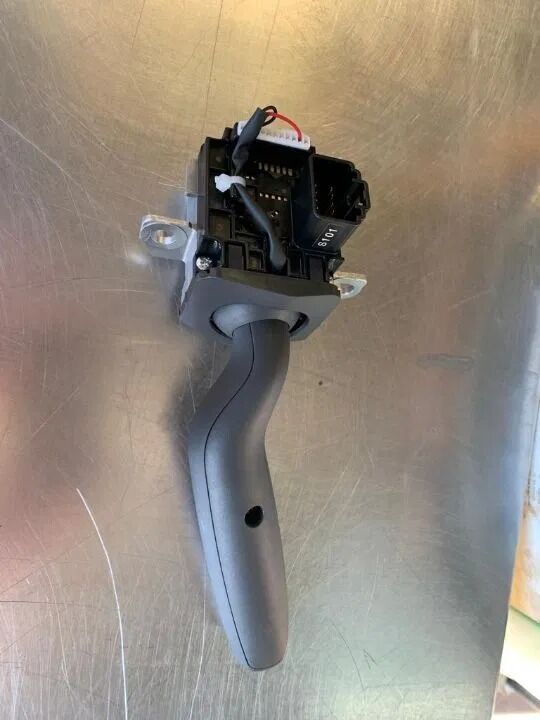 Scania PRZEŁĄCZNIK REFLEKTORÓW SYGNAŁÓW SKRĘTU CIĘŻARÓWKI 2653153   Scania truck - Vairo kolonėlės jungiklis - Sunkvežimis: foto 3 Scania PRZEŁĄCZNIK REFLEKTORÓW SYGNAŁÓW SKRĘTU CIĘŻARÓWKI 2653153   Scania truck - Vairo kolonėlės jungiklis - Sunkvežimis: foto 3