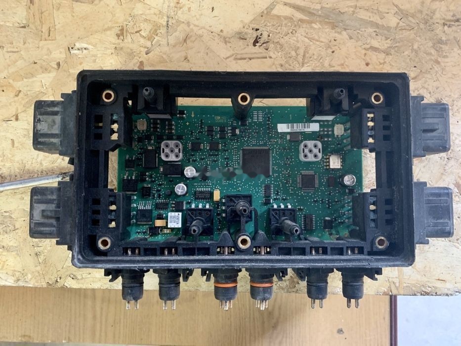 WABCO Elektronika D E TEBS E Modulator naczepa hurt części - Saugiklis - Priekaba: foto 2 WABCO Elektronika D E TEBS E Modulator naczepa hurt części - Saugiklis - Priekaba: foto 2