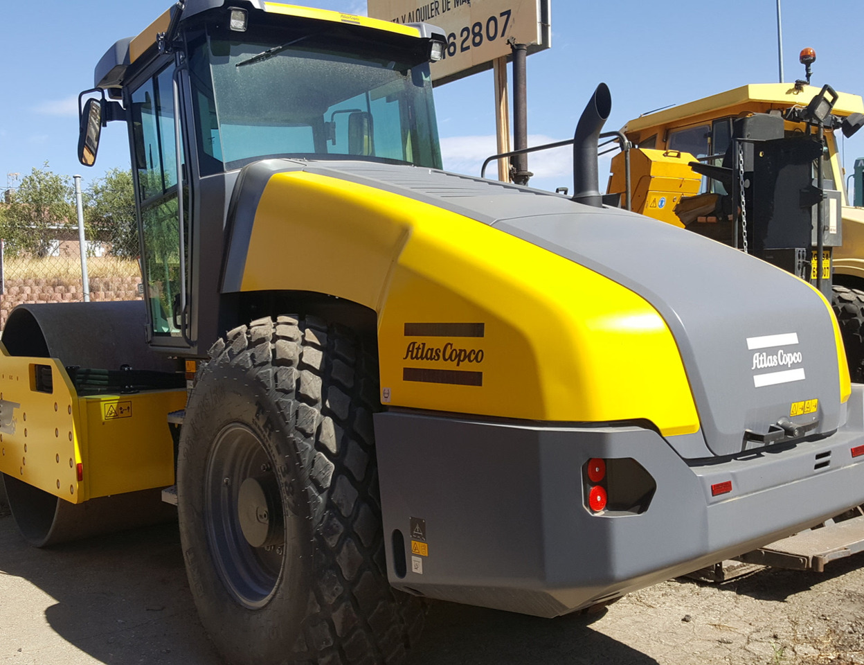 Autopropulsado Dynapac CA 2500D - Kompaktorius: foto 1 Autopropulsado Dynapac CA 2500D - Kompaktorius: foto 1