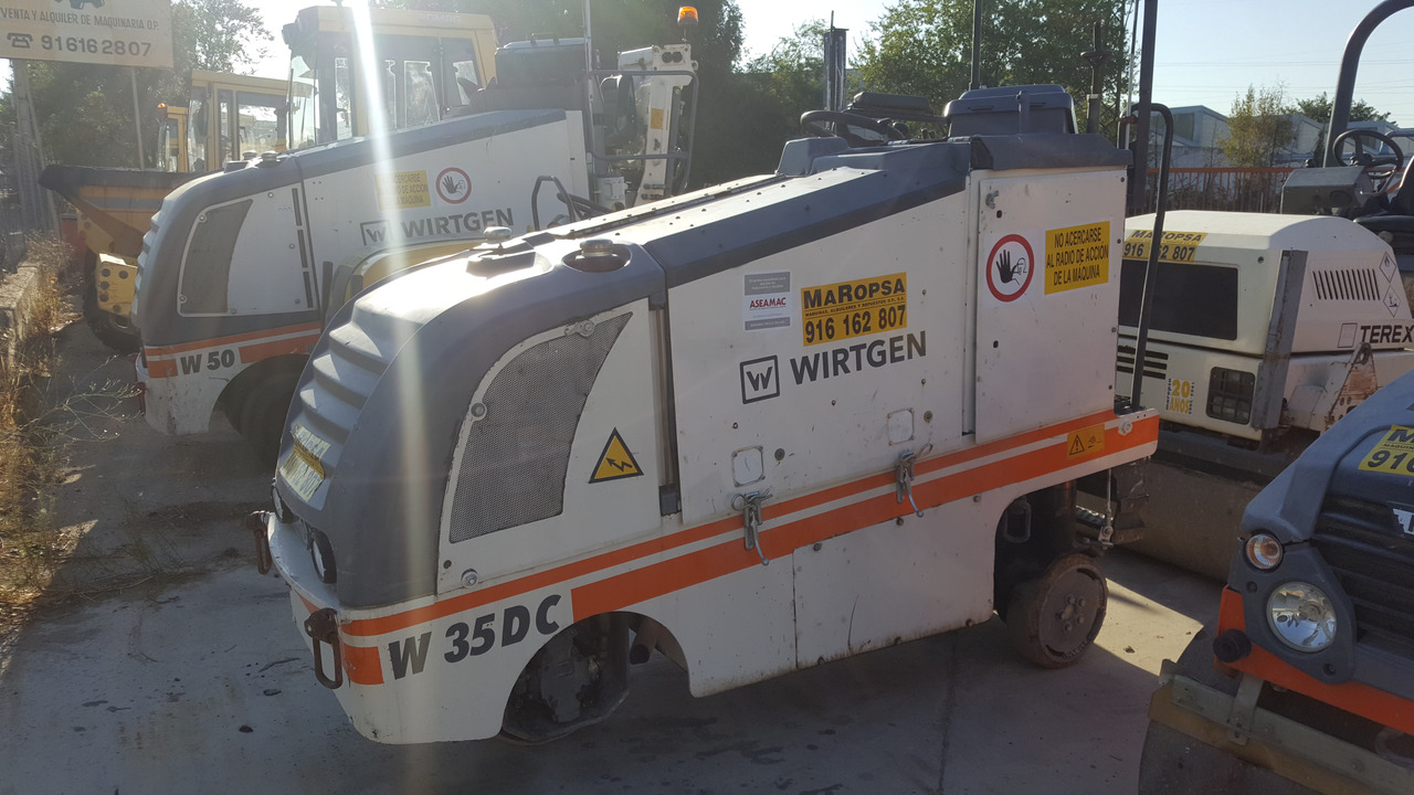 Fresadora de asfalto Wirtgen W 35DC - Asfalto freza: foto 1 Fresadora de asfalto Wirtgen W 35DC - Asfalto freza: foto 1