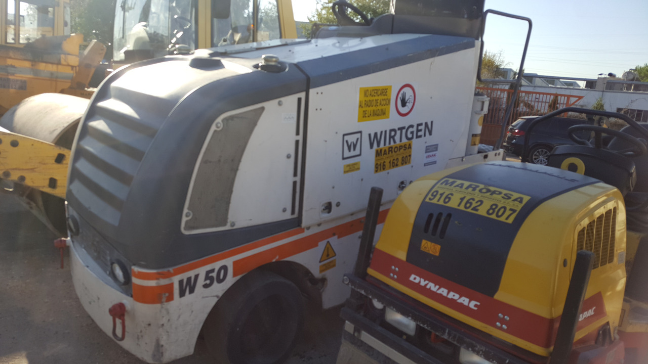 Fresadora de asfalto Wirtgen W 50 - Asfalto freza: foto 1 Fresadora de asfalto Wirtgen W 50 - Asfalto freza: foto 1