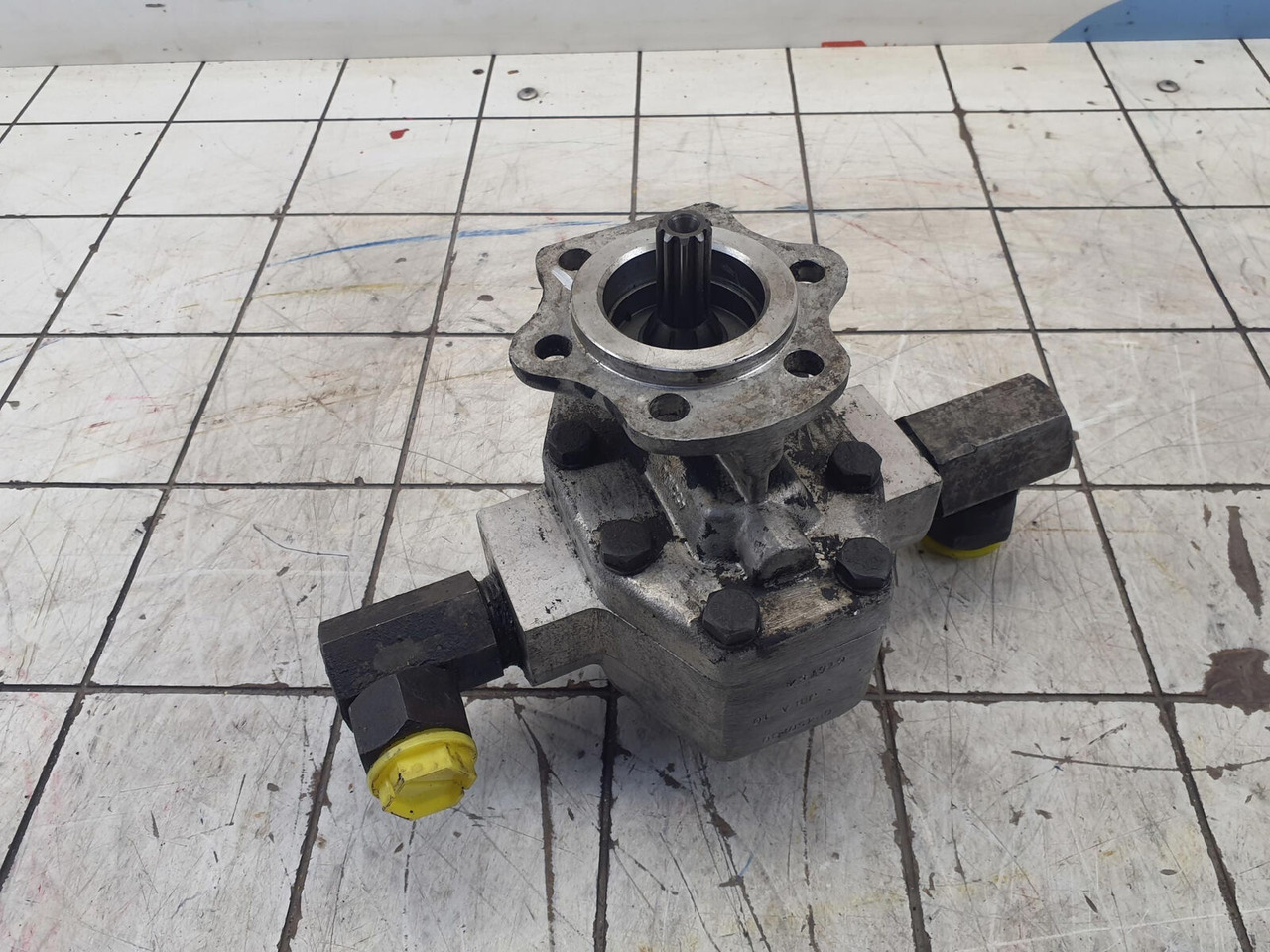 Clark Dana gear Pump 450230 - Hidraulinis siurblys - Autokranas: foto 2 Clark Dana gear Pump 450230 - Hidraulinis siurblys - Autokranas: foto 2