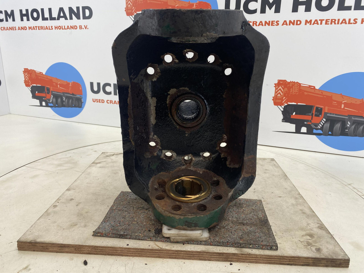 FAUN ATF 30 Steering knuckle 16 holes axle 1 - Stupica - Autokranas: foto 5 FAUN ATF 30 Steering knuckle 16 holes axle 1 - Stupica - Autokranas: foto 5