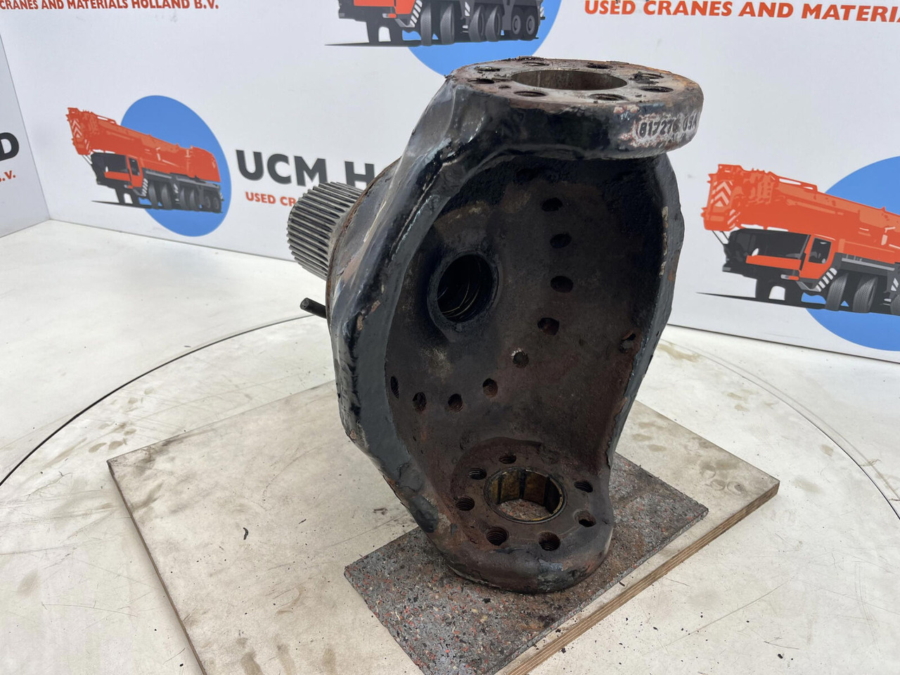 FAUN ATF 45-3 Steering knuckle 16 holes axle 3 - Stupica - Autokranas: foto 4 FAUN ATF 45-3 Steering knuckle 16 holes axle 3 - Stupica - Autokranas: foto 4