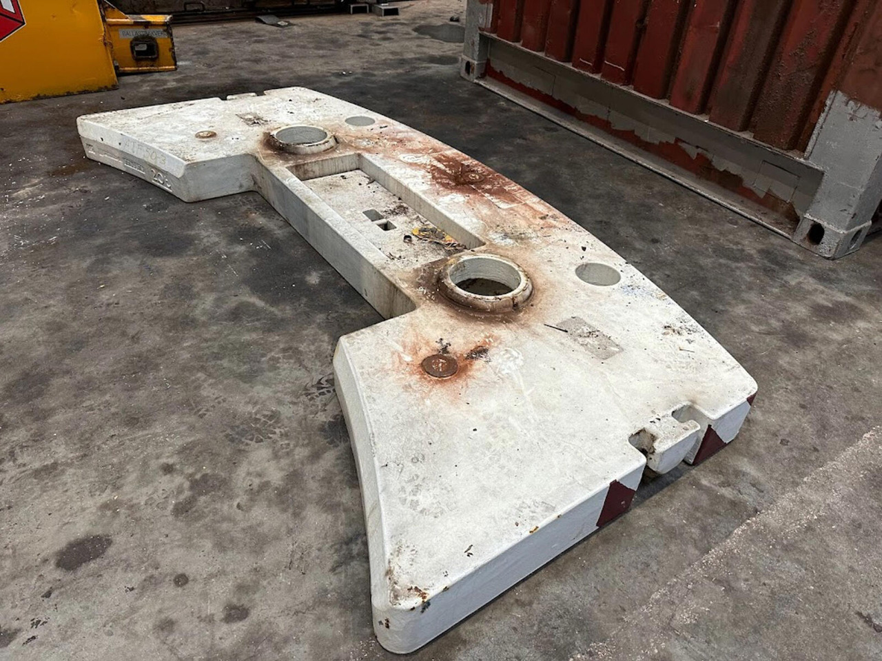 FAUN ATF 50-3 counterweight 2 ton - Atsvara - Autokranas: foto 1 FAUN ATF 50-3 counterweight 2 ton - Atsvara - Autokranas: foto 1