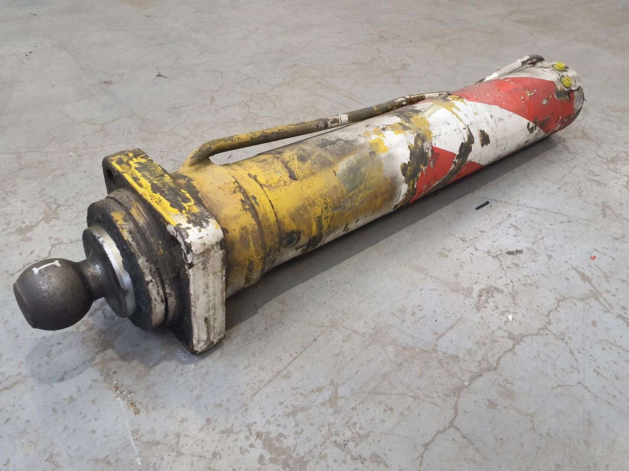 FAUN RTF 30 outrigger cylinder - Hidraulinis cilindras - Autokranas: foto 4 FAUN RTF 30 outrigger cylinder - Hidraulinis cilindras - Autokranas: foto 4