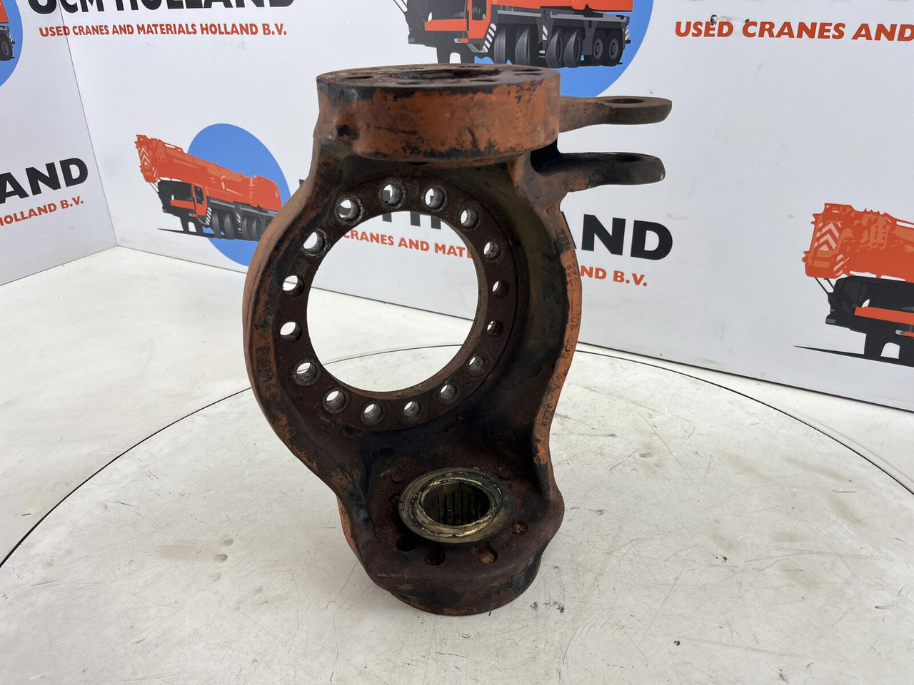 FAUN RTF 50/60 Steering knuckle 16 holes axle 1 right - Stupica - Autokranas: foto 4 FAUN RTF 50/60 Steering knuckle 16 holes axle 1 right - Stupica - Autokranas: foto 4