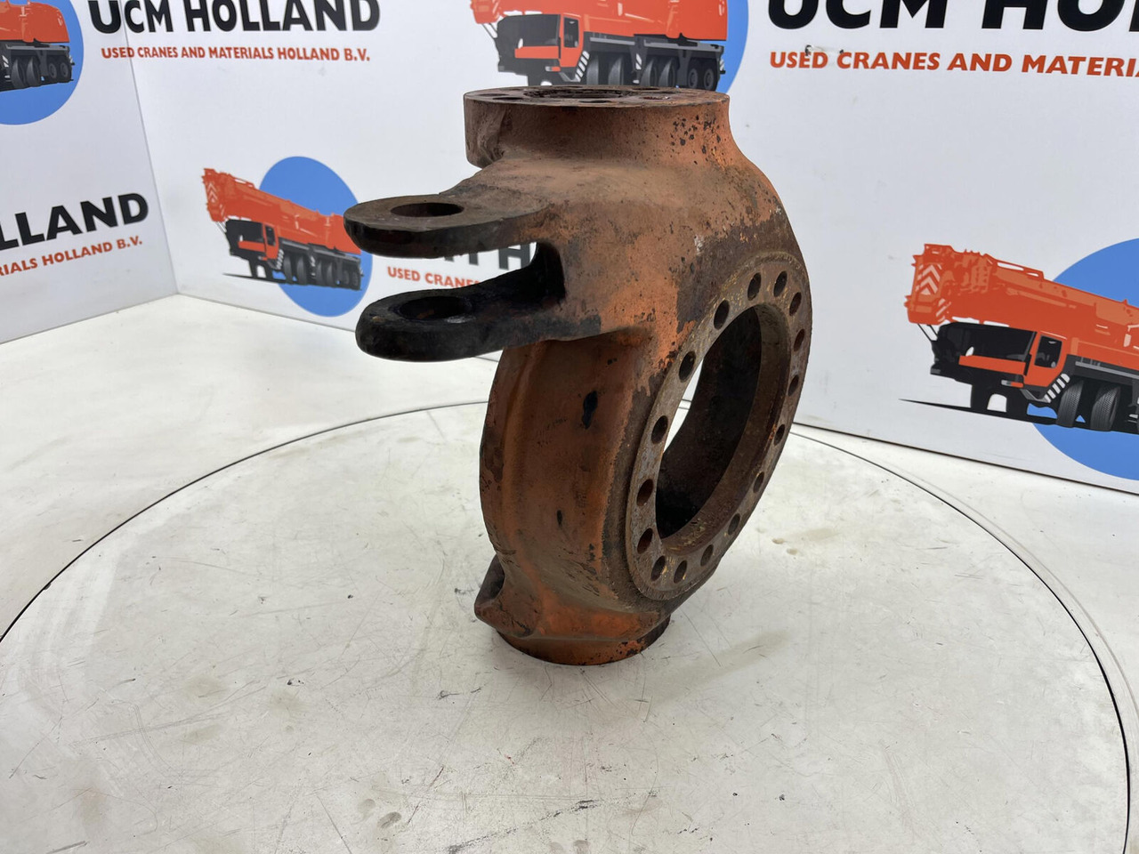 FAUN RTF 50/60 Steering knuckle 16 holes axle 1 right - Stupica - Autokranas: foto 3 FAUN RTF 50/60 Steering knuckle 16 holes axle 1 right - Stupica - Autokranas: foto 3