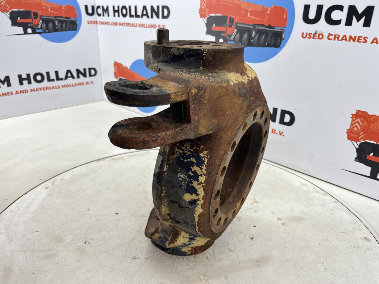 FAUN RTF 50 Steering knuckle 16 holes axle 4 right - Stupica - Autokranas: foto 3 FAUN RTF 50 Steering knuckle 16 holes axle 4 right - Stupica - Autokranas: foto 3