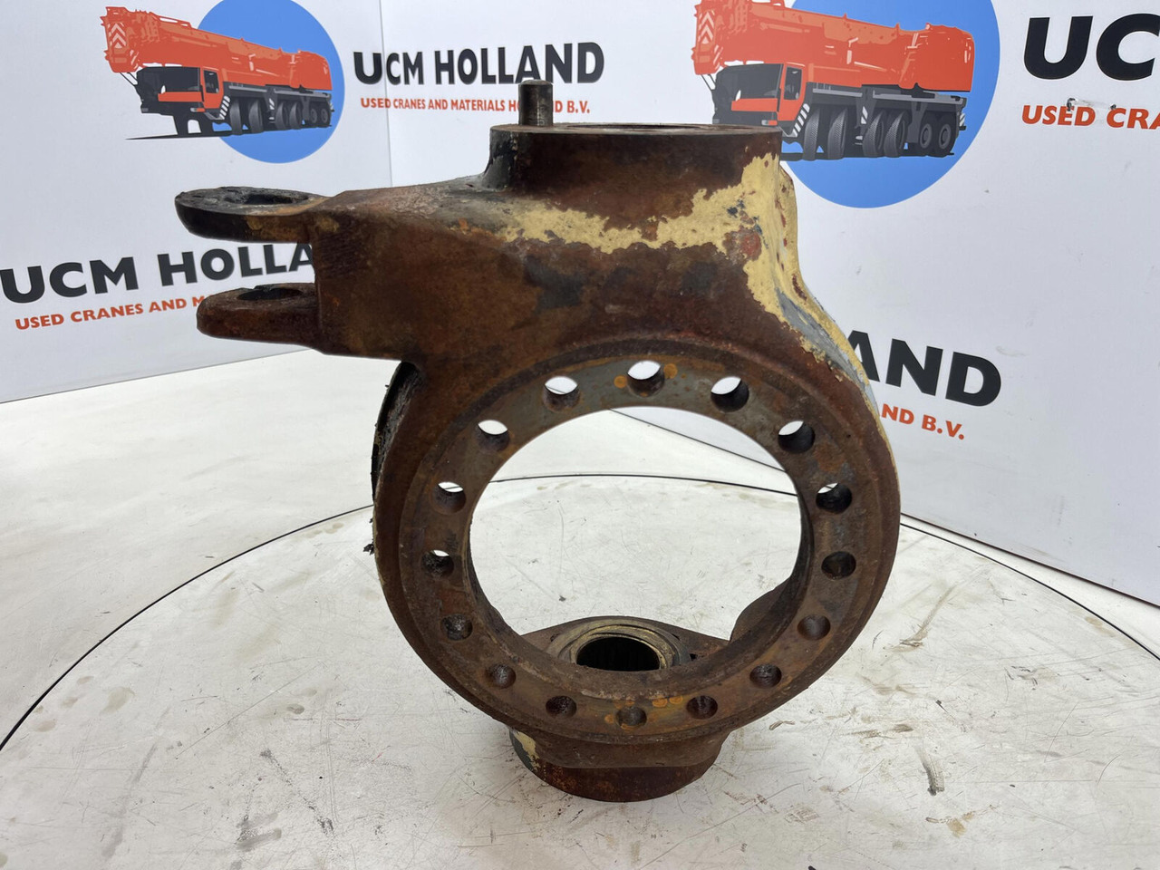 FAUN RTF 50 Steering knuckle 16 holes axle 4 right - Stupica - Autokranas: foto 2 FAUN RTF 50 Steering knuckle 16 holes axle 4 right - Stupica - Autokranas: foto 2