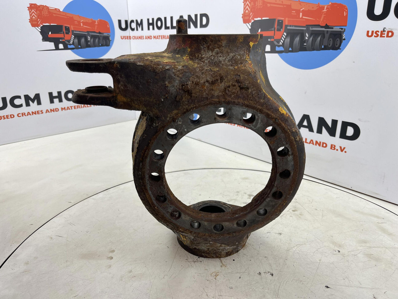 FAUN RTF 50 Steering knuckle 16 holes right - Stupica - Autokranas: foto 2 FAUN RTF 50 Steering knuckle 16 holes right - Stupica - Autokranas: foto 2
