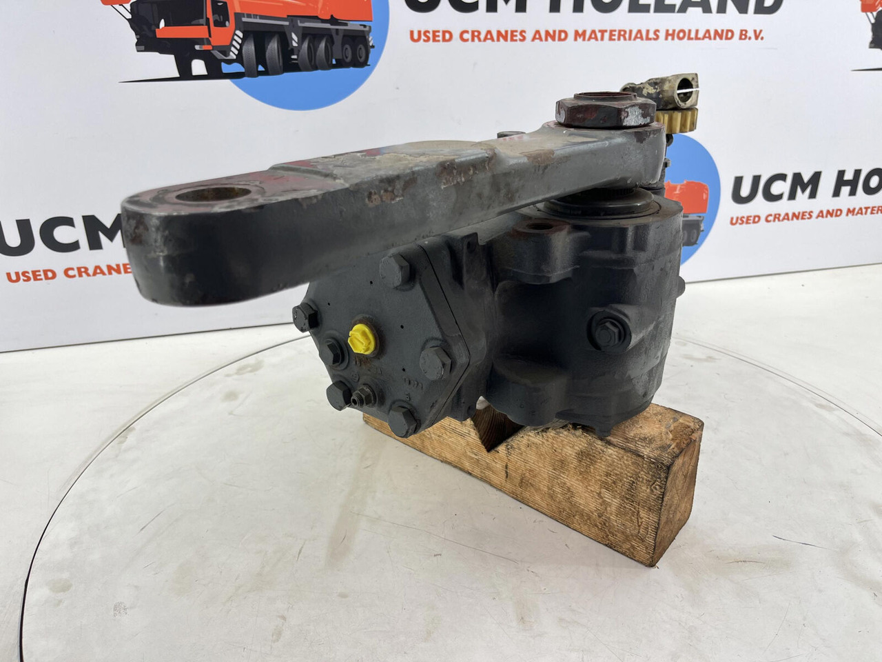 Grove GMK 2035 steering box - Vairo pavara - Autokranas: foto 4 Grove GMK 2035 steering box - Vairo pavara - Autokranas: foto 4