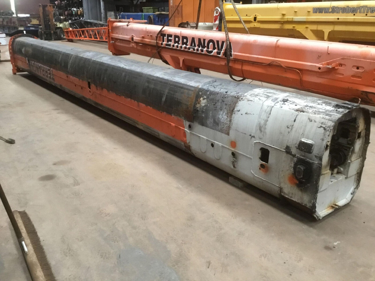 Grove GMK 3055 telescopic section 1 - Strėlė - Autokranas: foto 3 Grove GMK 3055 telescopic section 1 - Strėlė - Autokranas: foto 3