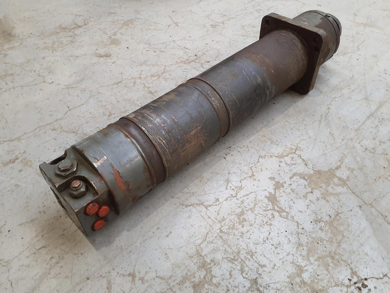 Grove GMK 5100 outrigger cylinder - Hidraulinis cilindras - Autokranas: foto 2 Grove GMK 5100 outrigger cylinder - Hidraulinis cilindras - Autokranas: foto 2