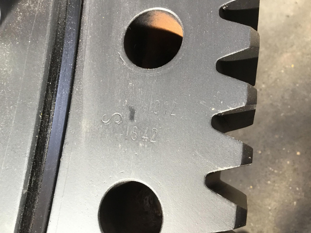 Grove GMK 5130-1 slew ring - Pasukimo žiedas - Autokranas: foto 2 Grove GMK 5130-1 slew ring - Pasukimo žiedas - Autokranas: foto 2