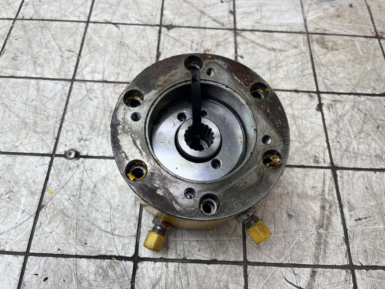 Grove GMK 6300 L multiple-disk brake - Posūkio reduktorius - Kranas: foto 3 Grove GMK 6300 L multiple-disk brake - Posūkio reduktorius - Kranas: foto 3
