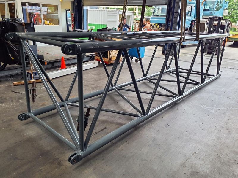 Grove GMK 6400 jib 6m insert C - Kėbulas ir išorė - Kranas: foto 4 Grove GMK 6400 jib 6m insert C - Kėbulas ir išorė - Kranas: foto 4