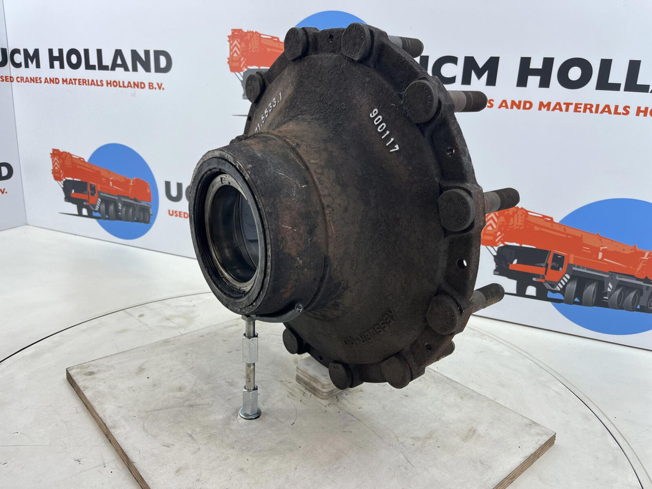 Grove GMK Megatrak wheel hub - Stebulė - Kranas: foto 3 Grove GMK Megatrak wheel hub - Stebulė - Kranas: foto 3