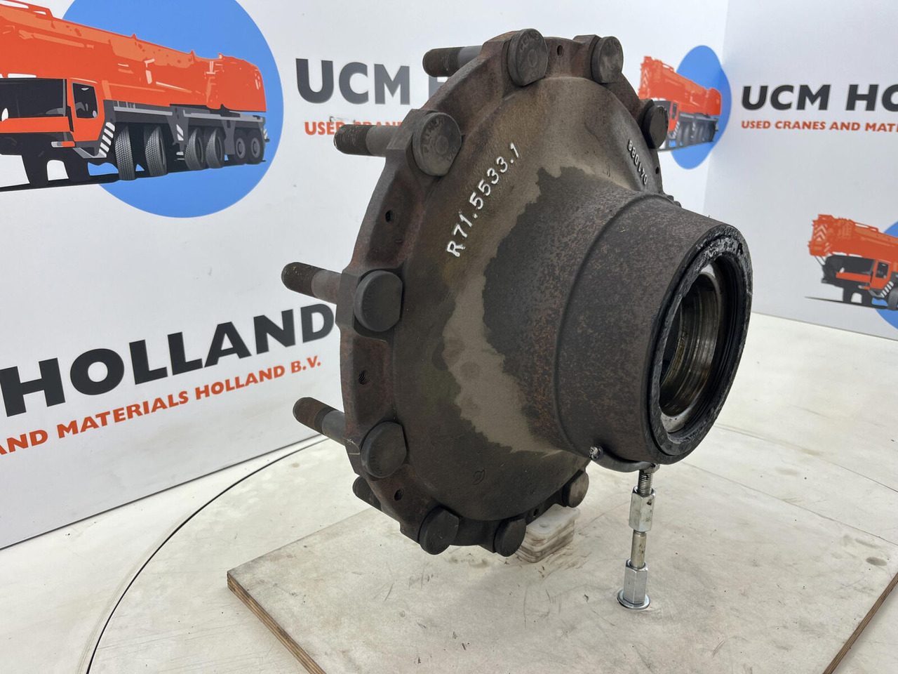 Grove GMK Megatrak wheel hub - Stebulė - Kranas: foto 3 Grove GMK Megatrak wheel hub - Stebulė - Kranas: foto 3