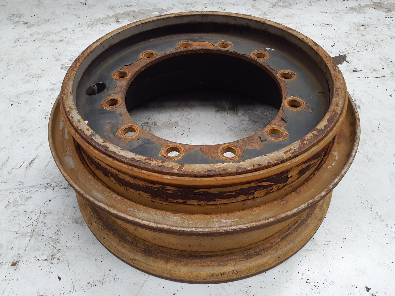 Grove Rim 385/95R25 12 5.5 3p - Ratlankis - Kranas: foto 1 Grove Rim 385/95R25 12 5.5 3p - Ratlankis - Kranas: foto 1