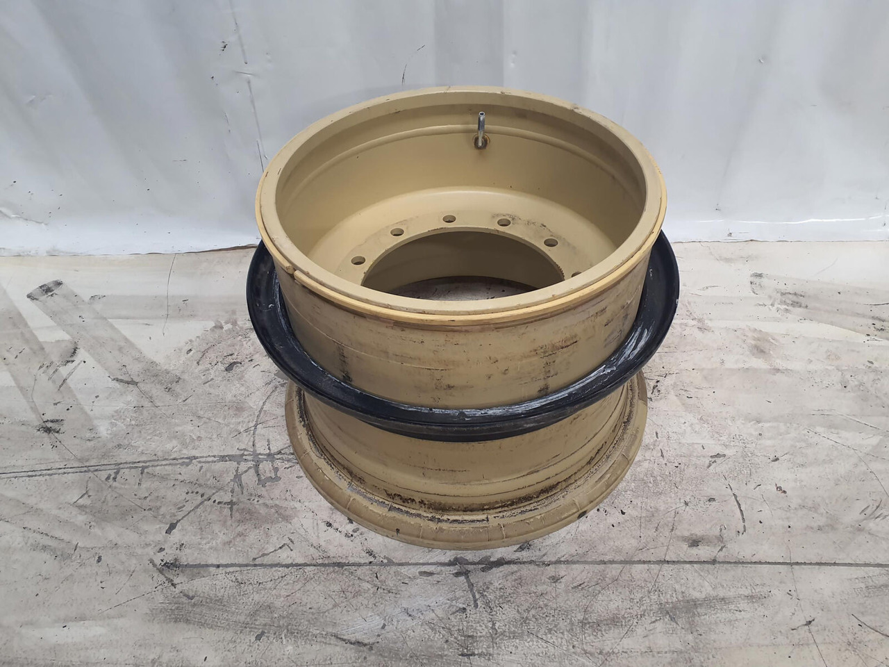 Grove Rim 525/80R25 12 20.5 3p - Ratlankis - Kranas: foto 1 Grove Rim 525/80R25 12 20.5 3p - Ratlankis - Kranas: foto 1