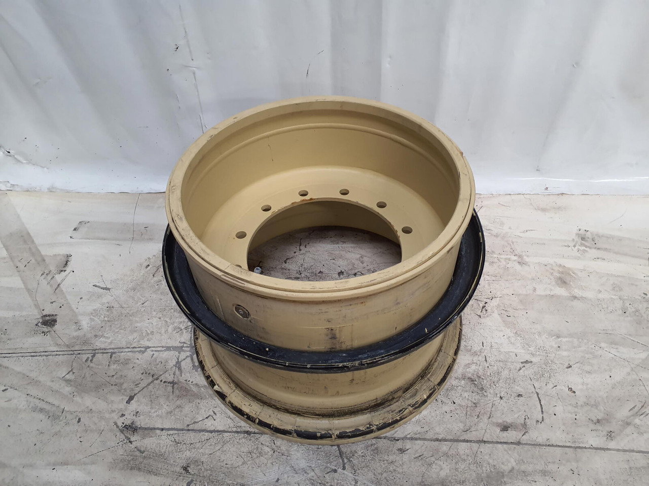 Grove Rim 525/80R25 12 20.5 3p - Ratlankis - Kranas: foto 1 Grove Rim 525/80R25 12 20.5 3p - Ratlankis - Kranas: foto 1