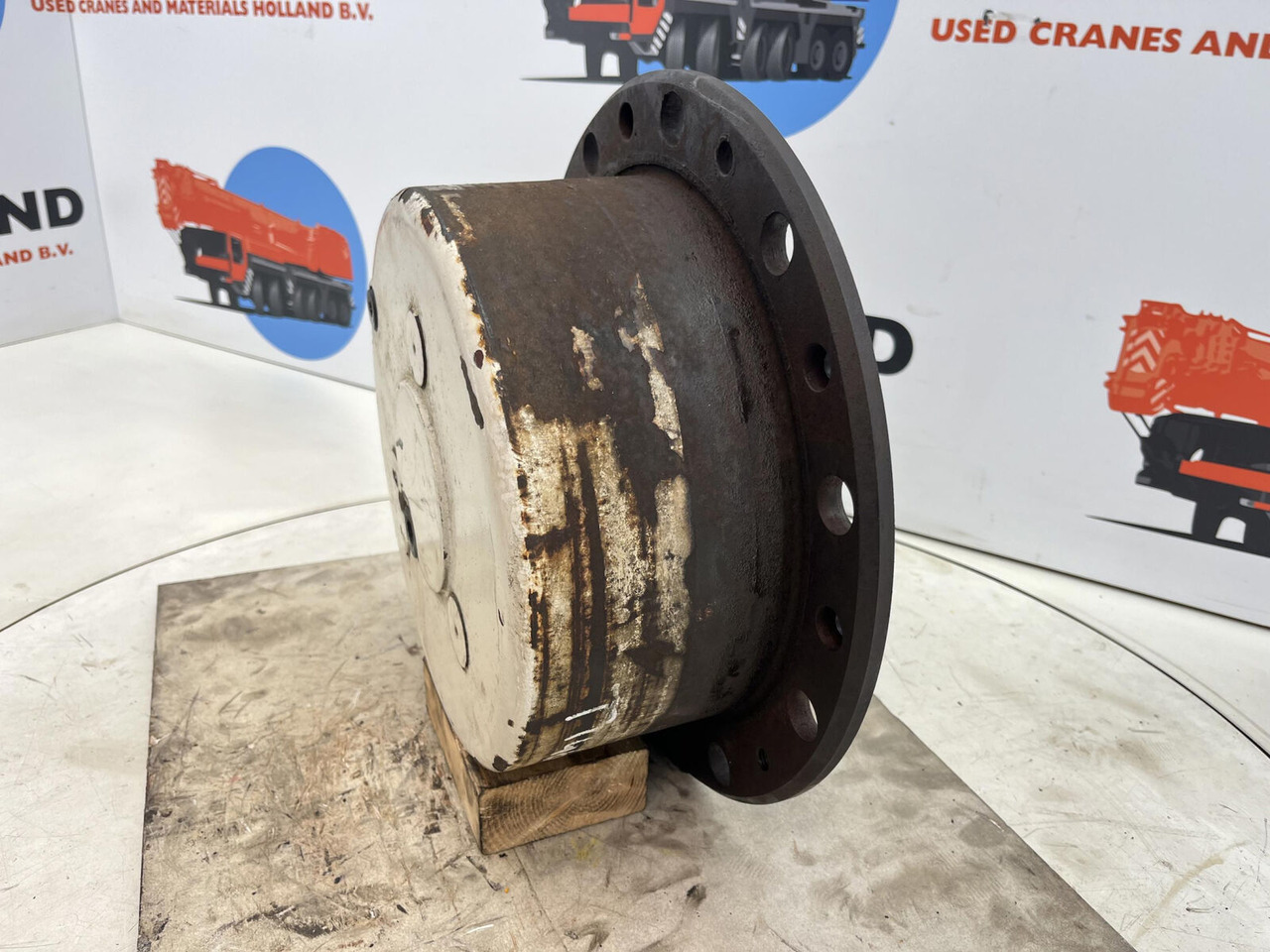 Kessler+Co Terex-Demag AC 35 planetary gear 17-24-67-32-3pl-H135-46 - Šoninė pavara - Autokranas: foto 2 Kessler+Co Terex-Demag AC 35 planetary gear 17-24-67-32-3pl-H135-46 - Šoninė pavara - Autokranas: foto 2