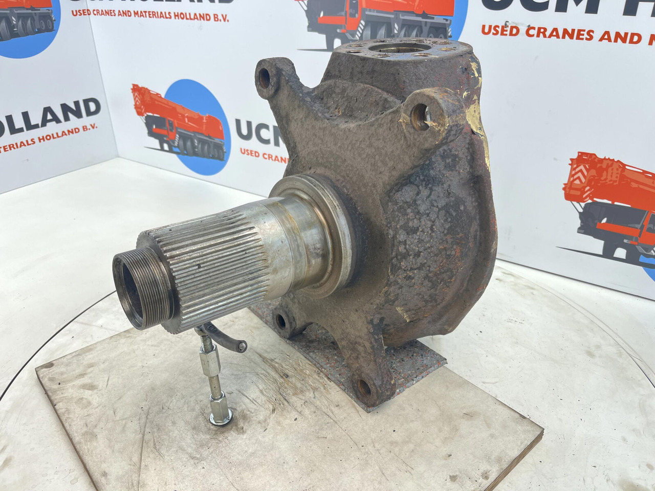 Krupp 70 GMT Steering knuckle axle 1 - Stupica - Autokranas: foto 1 Krupp 70 GMT Steering knuckle axle 1 - Stupica - Autokranas: foto 1