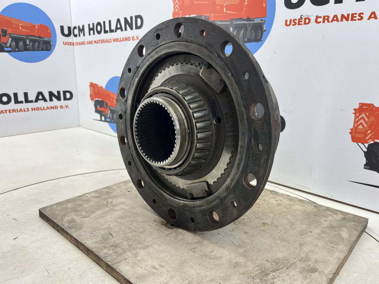 Krupp 70 GMT planetary gear 21-21-63-40-3pl-H135-46 - Šoninė pavara - Autokranas: foto 3 Krupp 70 GMT planetary gear 21-21-63-40-3pl-H135-46 - Šoninė pavara - Autokranas: foto 3