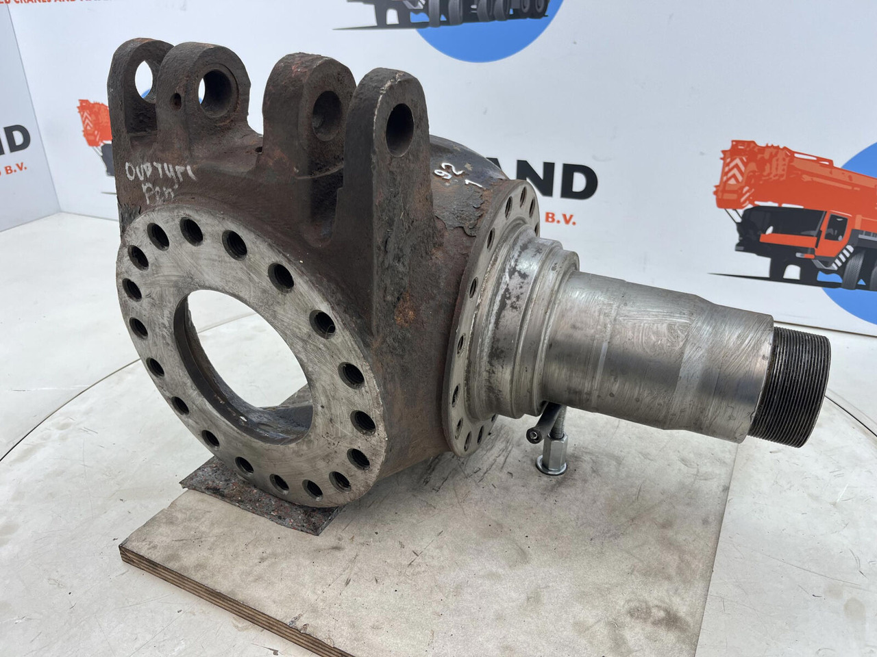 Krupp KMK 3045 Steering knuckle 16 holes - Stupica - Autokranas: foto 3 Krupp KMK 3045 Steering knuckle 16 holes - Stupica - Autokranas: foto 3